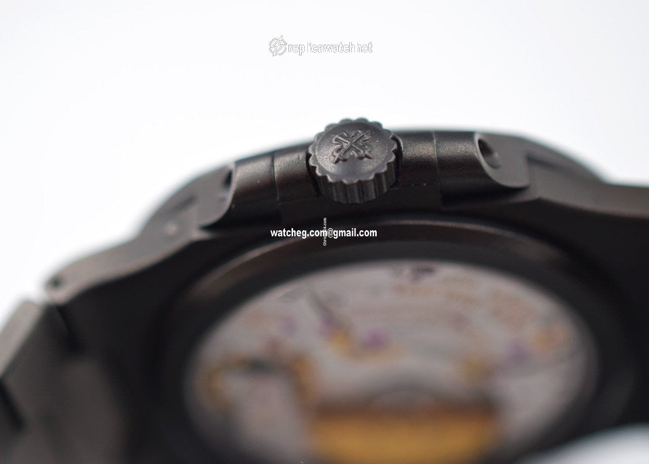 Patek Philippe Nautilus Automatic Steel 5712 4