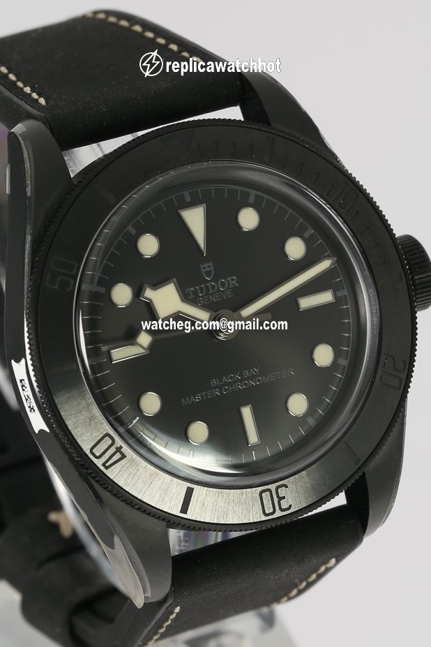 Tudor Black Bay Automatic Ceramic M79210CNU 4