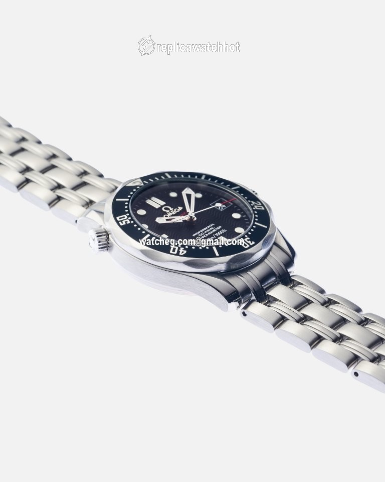 Omega Seamaster Diver 300 M Mens watch Unisex Automatic Steel 212.30.36.20.01.001 4