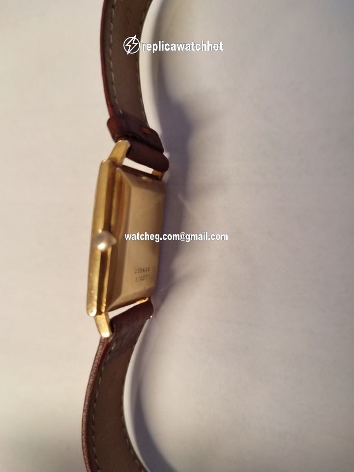 Baume & Mercier Mens watch Unisex Manual winding Yellow gold 239418 - 37007 4