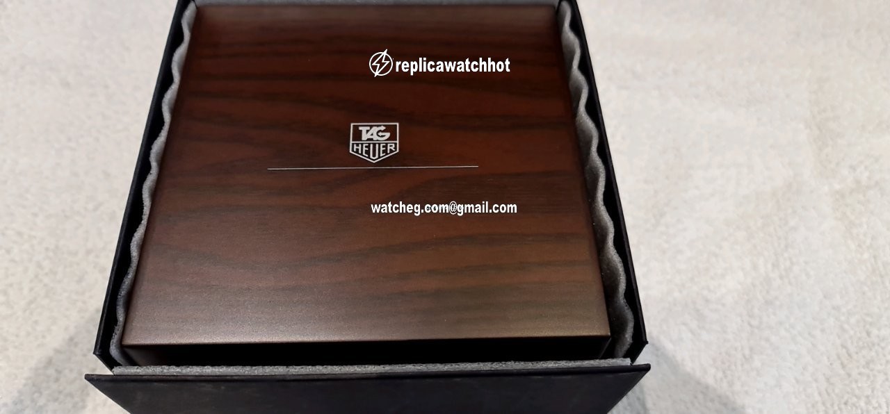 TAG Heuer Monaco Mens watch Unisex Manual winding Steel CW9110-0 4