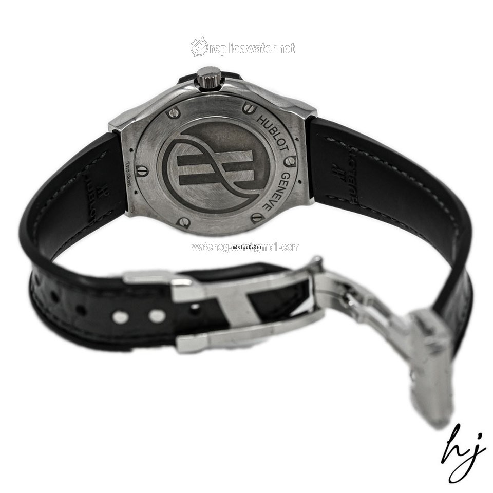 Hublot Classic Fusion Quartz Womens watch Quartz Titanium 581.NX.2610.RX 4