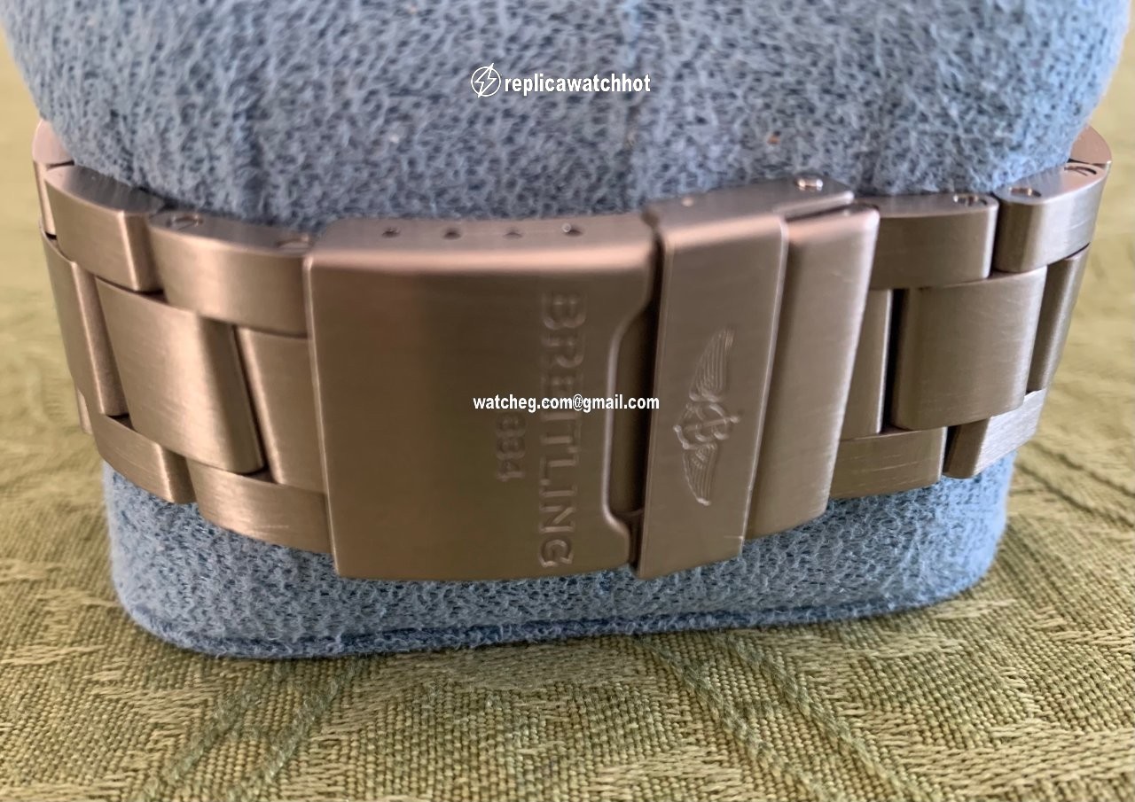 Breitling Cockpit B50 Mens watch Unisex Quartz Titanium EB501019.C904.160S.E20DSA.2 4