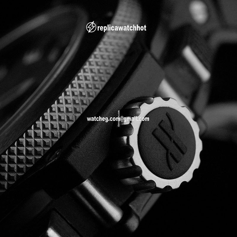 Hublot Big Bang 44 mm Mens watch Unisex Automatic Ceramic 301.CK.1140.RX 4