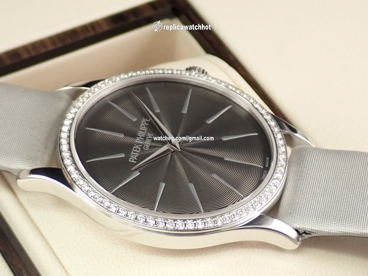 Patek Philippe Calatrava Manual winding White gold 4897G 4