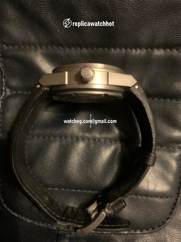 IWC Ingenieur AMG Mens watch Unisex Automatic Titanium IW322703 4