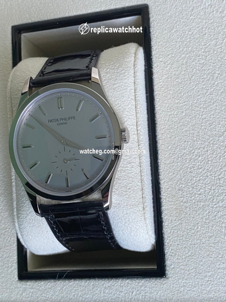 Patek Philippe Calatrava Mens watch Unisex Manual winding White gold 5196G-001 4