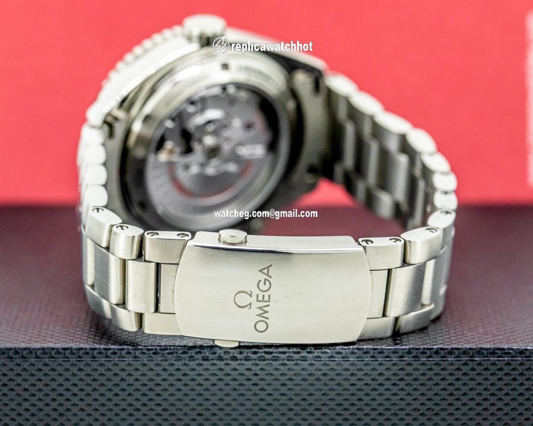 Omega Seamaster Planet Ocean Mens watch Unisex Automatic Titanium 232.90.44.22.03.001 4