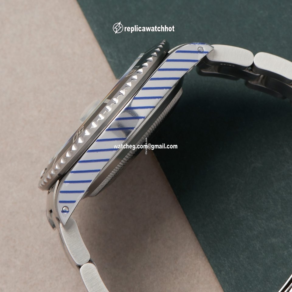 Rolex Submariner Date Mens watch Unisex Steel Automatic 168000 4