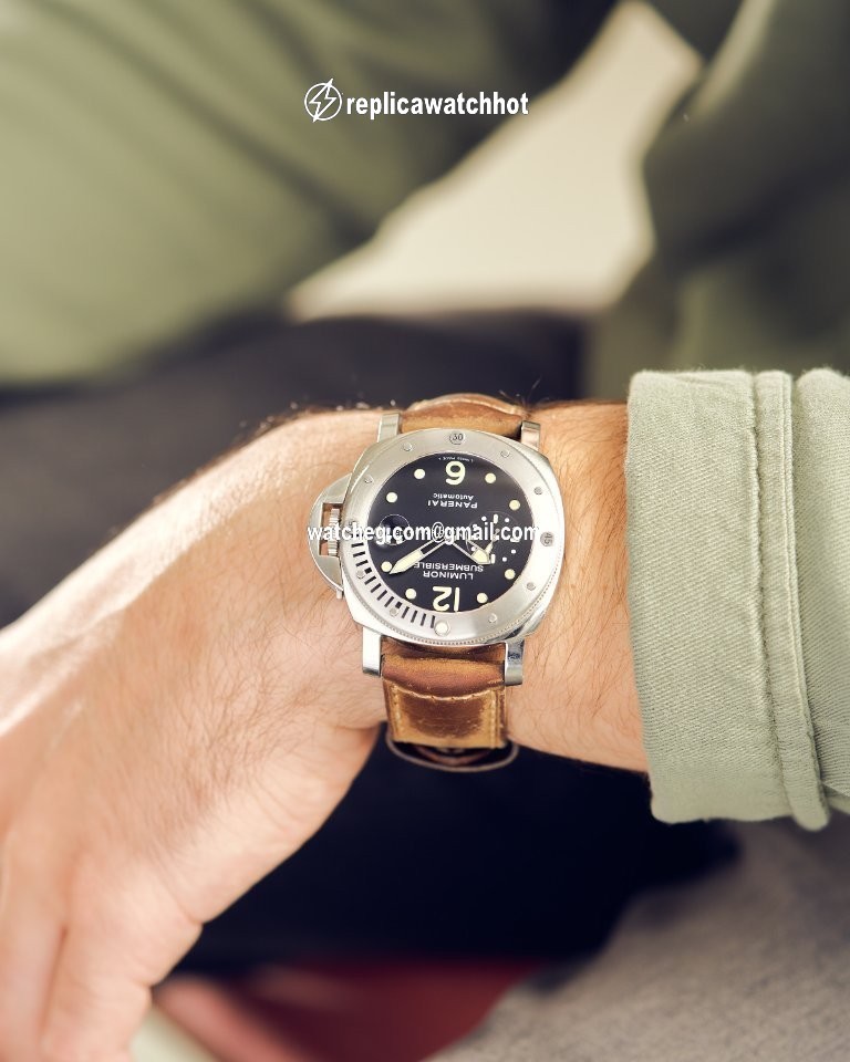 Panerai Luminor Submersible Mens watch Unisex Automatic Steel PAM00664 4
