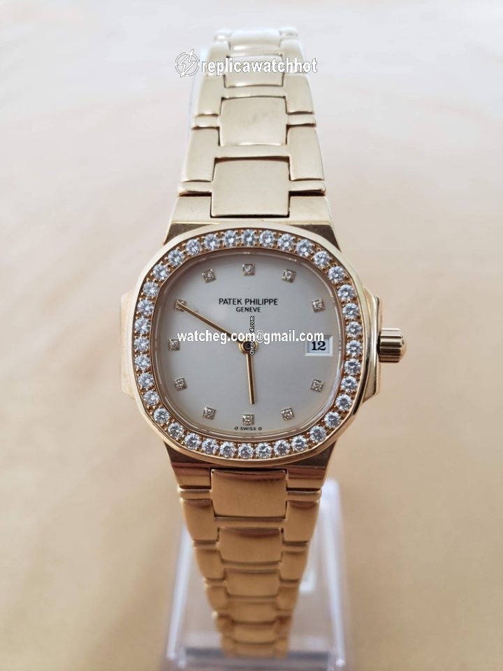 Patek Philippe Nautilus Womens watch Quartz Yellow gold 4700 4
