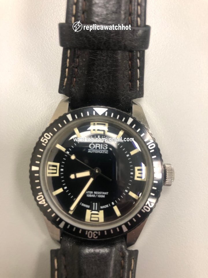 Oris Divers Sixty Five Mens watch Unisex Automatic Steel 01 733 7707 4064-07 4 20 18 4