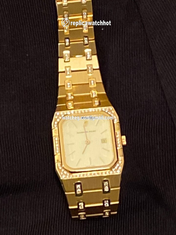 Audemars Piguet Royal Oak Mens watch Unisex Quartz Yellow gold 6005 4