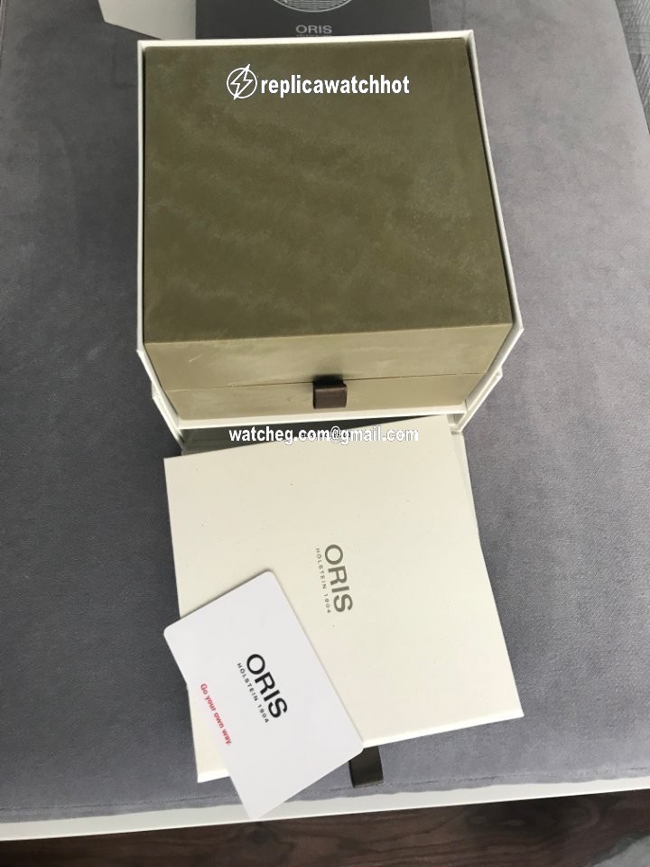 Oris Aquis Date Mens watch Unisex Automatic Steel 01 733 7732 4185-Set 4