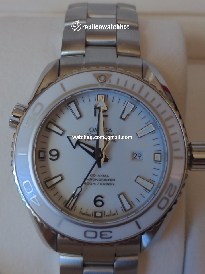 Omega Seamaster Planet Ocean Mens watch Unisex Automatic Steel 232.30.38.20.04.001 4