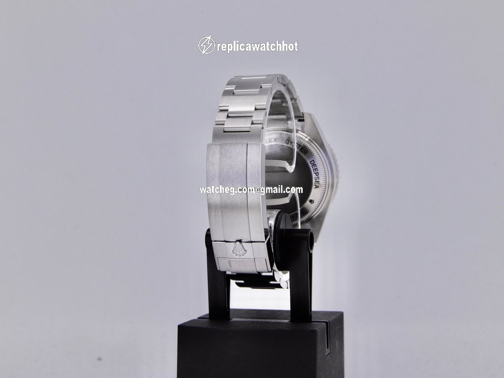 Rolex Sea-Dweller Deepsea Mens watch Unisex Steel Automatic M126660-0001 4