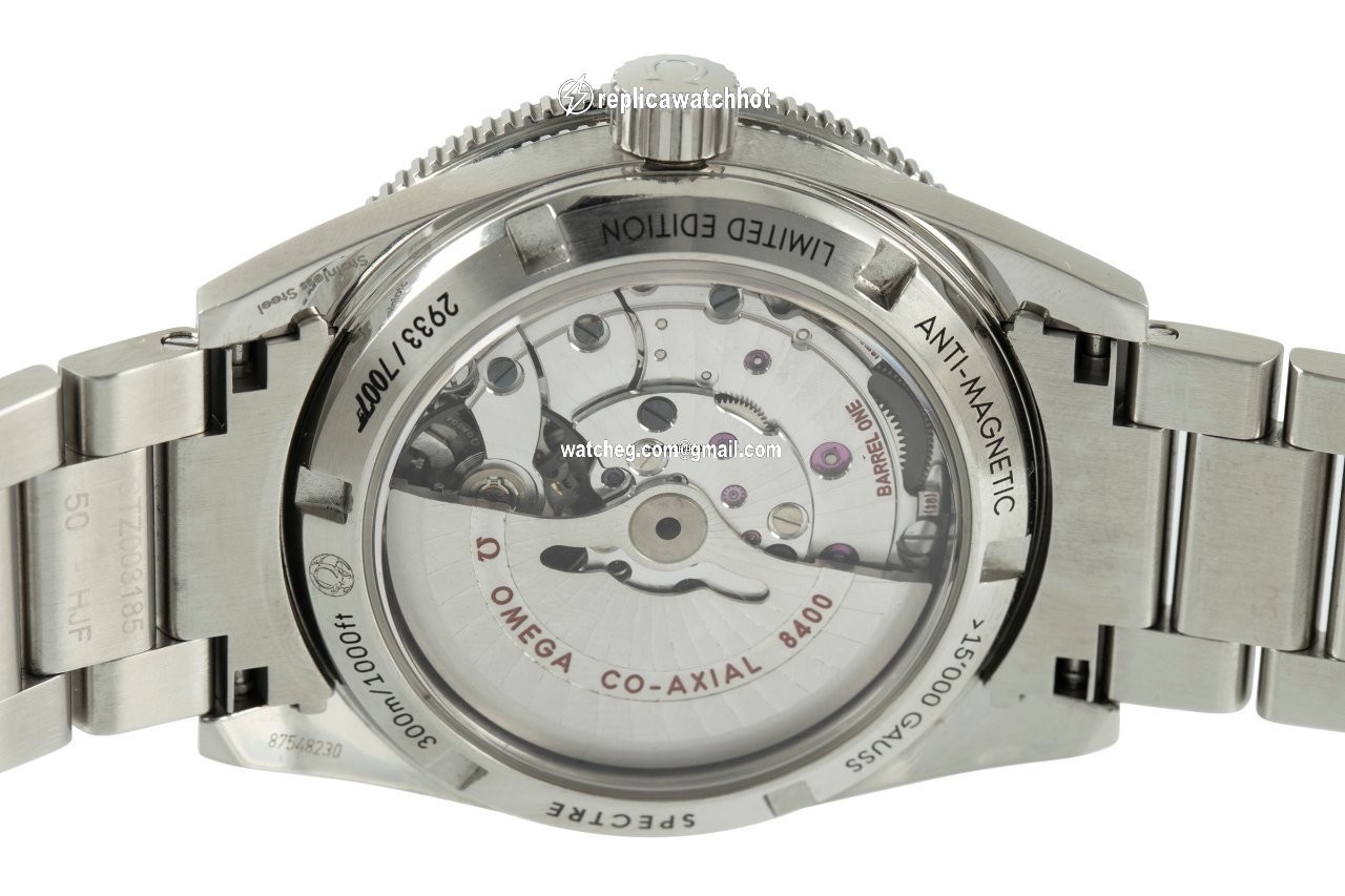 Omega Seamaster 300 Mens watch Unisex Automatic Steel 233.32.41.21.01.001 4