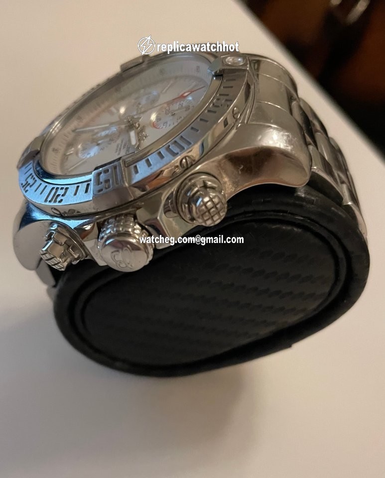 Breitling Super Avenger II Mens watch Unisex Automatic Steel A1337111.G779.168A 4
