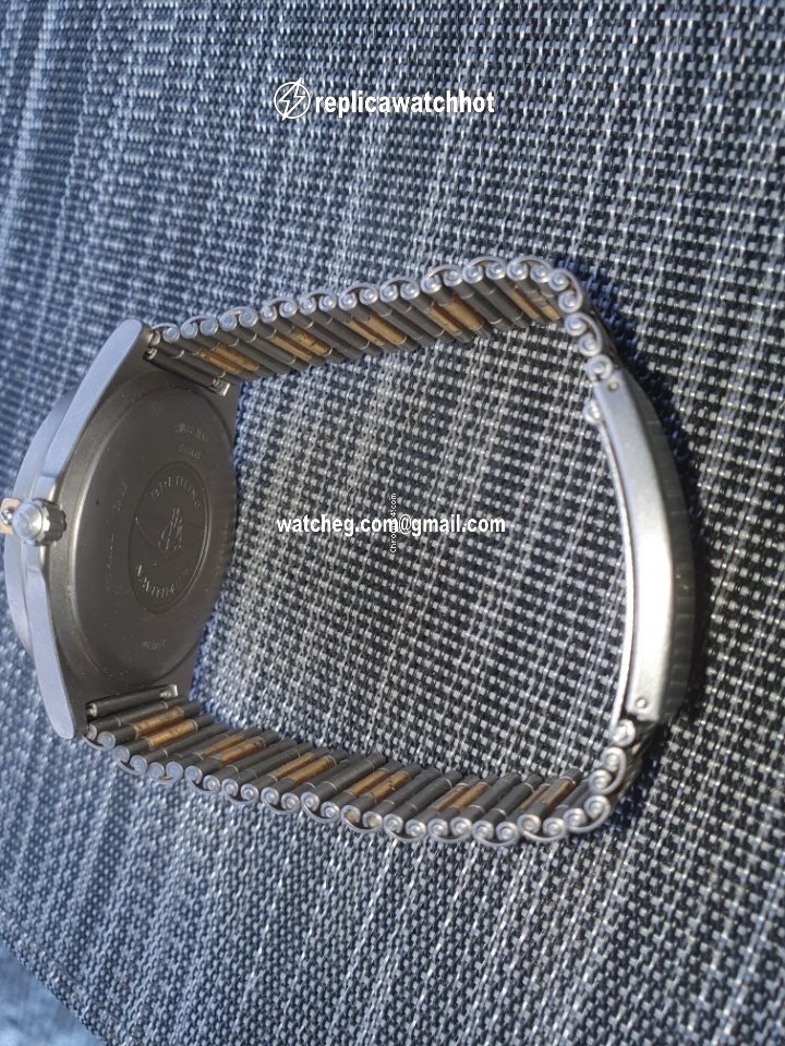 Breitling Aerospace Mens watch Unisex Quartz Titanium F56059 4