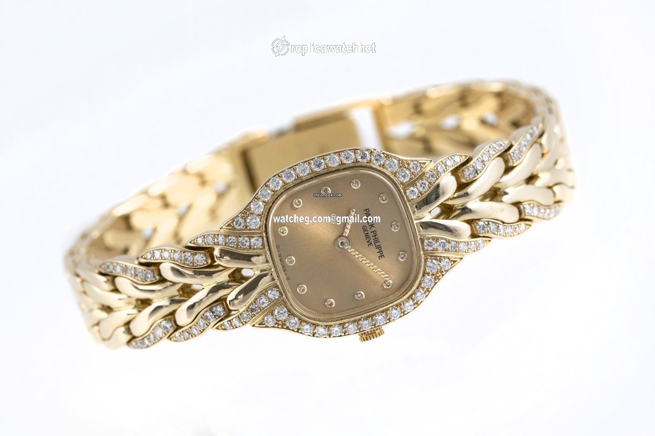 Patek Philippe Womens watch Quartz Yellow gold 4715 3 4
