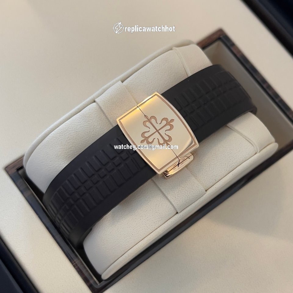 Patek Philippe Aquanaut Mens watch Unisex Automatic Rose gold 5167R 4