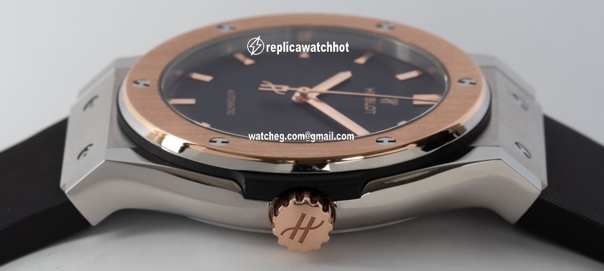 Hublot Classic Fusion 45, 42, 38, 33 mm Mens watch Unisex Automatic Titanium 542.NO.1181.RX 4