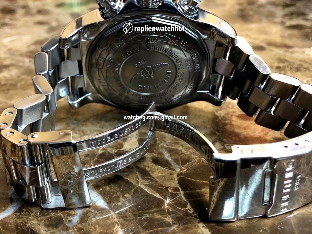 Breitling Super Avenger Steel A1337011 B682 4