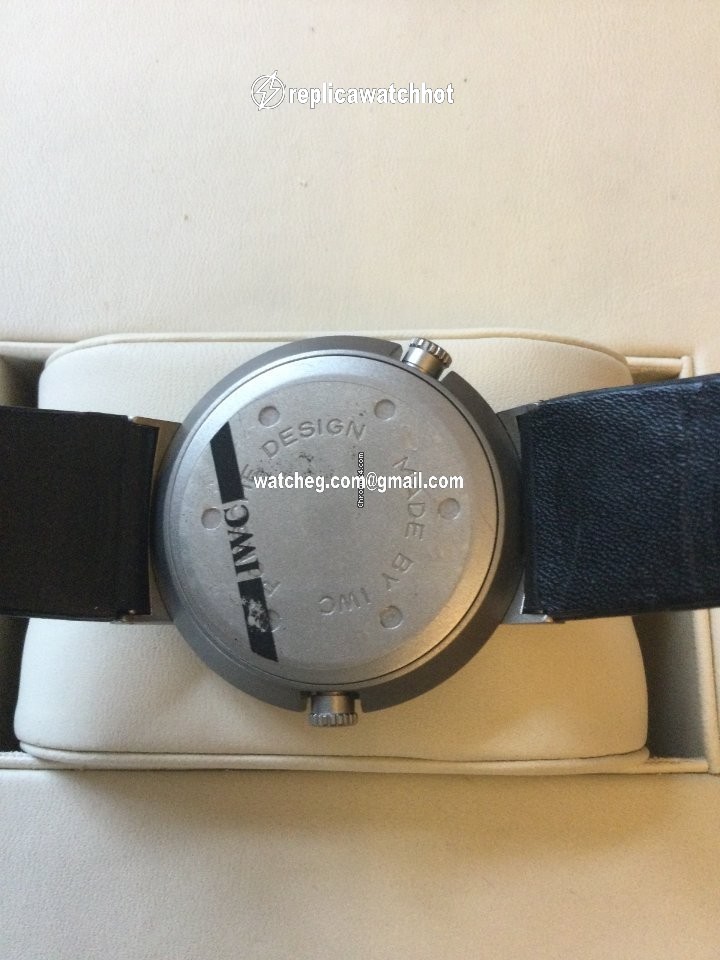 Porsche Design Mens watch Unisex Quartz Titanium IW3821 4