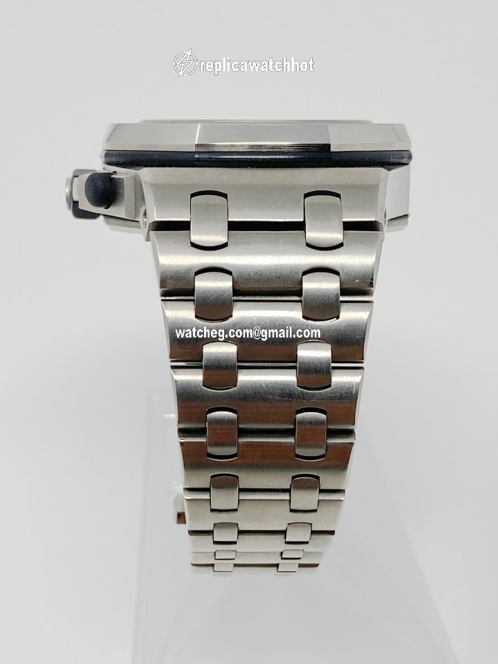Audemars Piguet Royal Oak Offshore Chronograph Mens watch Unisex Automatic Titanium 26170TI.OO.1000TI.01 4