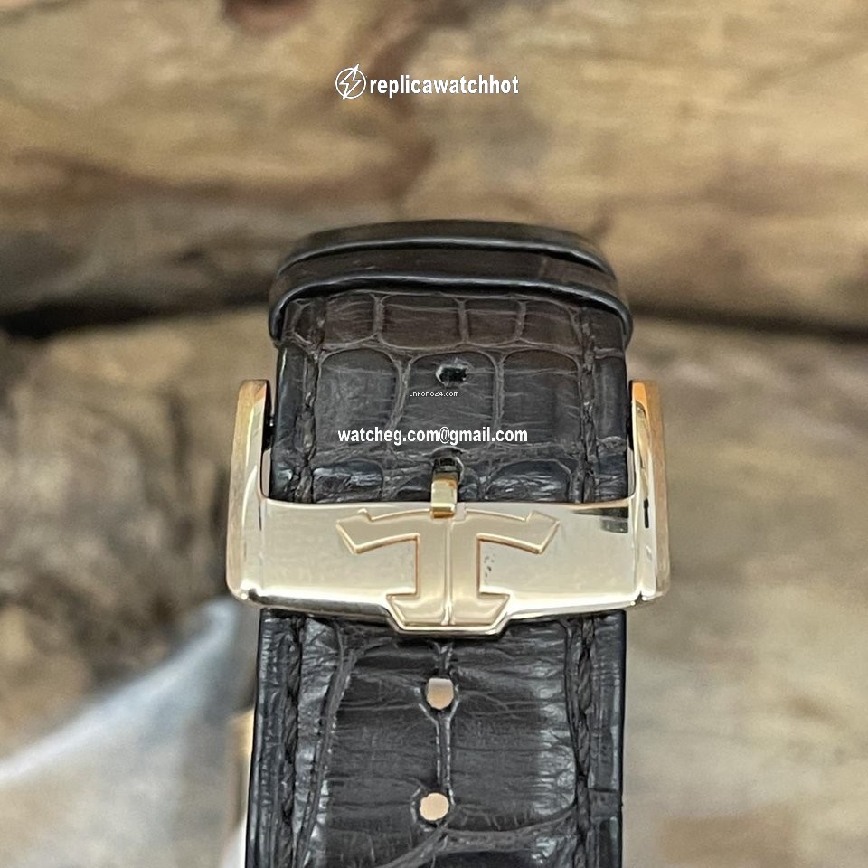 Jaeger-LeCoultre Reverso Automatic Rose gold 273.2.62 4