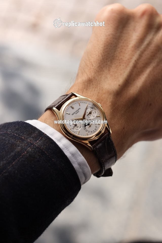 Patek Philippe Perpetual Calendar Mens watch Unisex Automatic Yellow gold 3940J 4