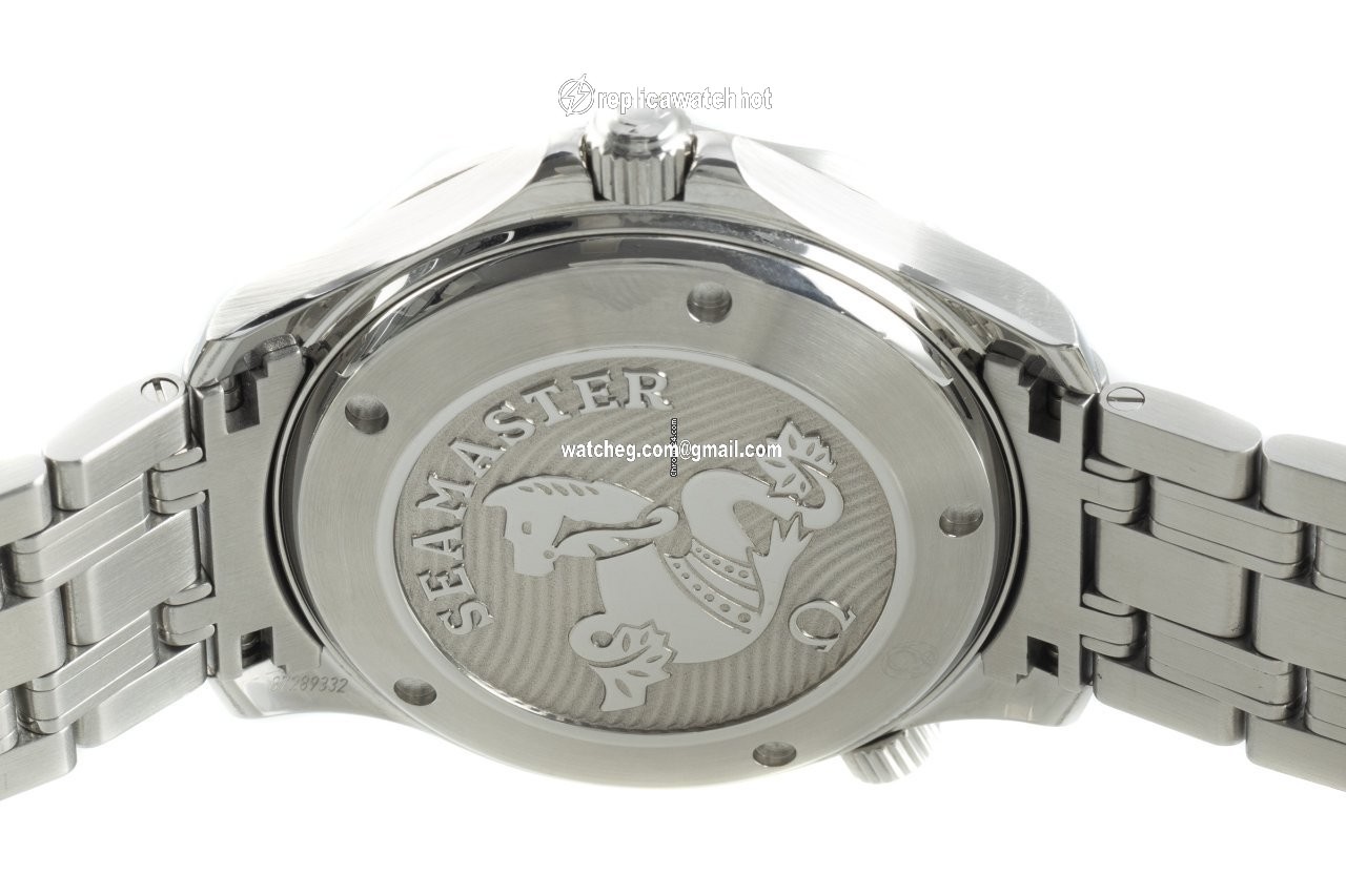 Omega Seamaster Diver 300 M Mens watch Unisex Automatic Steel 212.30.41.20.01.003 4