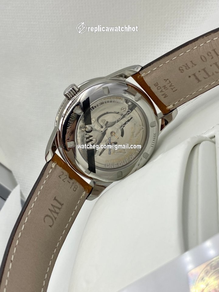 IWC Ingenieur Automatic Mens watch Unisex Automatic Steel IW323309 4