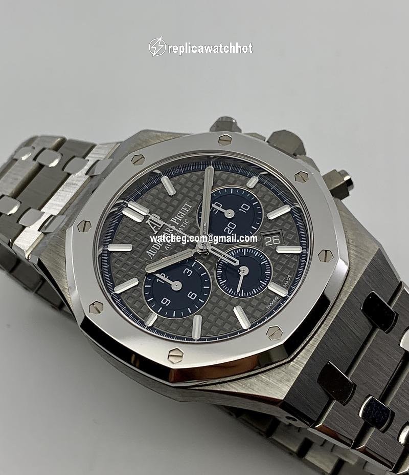 Audemars Piguet Royal Oak Chronograph Automatic Titanium 26331IP.00.1220IP.01 4