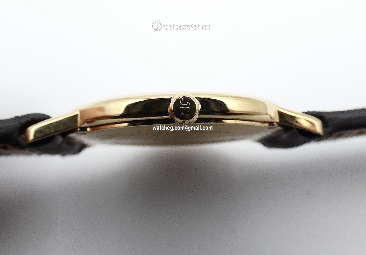 Jaeger-LeCoultre Mens watch Unisex Quartz Yellow gold 140.111.11 4