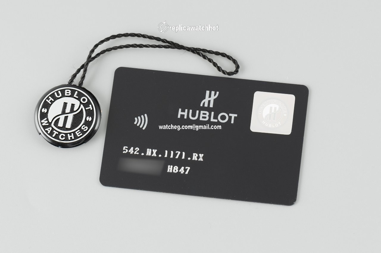 Hublot Classic Fusion 45, 42, 38, 33 mm Mens watch Unisex Automatic Titanium 542.NX.1171.RX 4