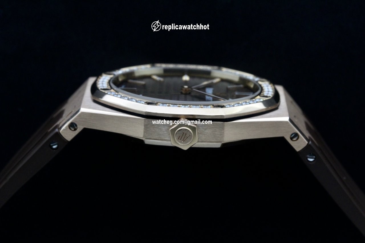 Audemars Piguet Royal Oak Lady Quartz Rose gold 67651OR 4