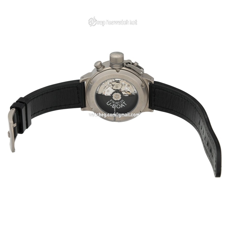 U-Boat Flightdeck Automatic Titanium 135.6175 4