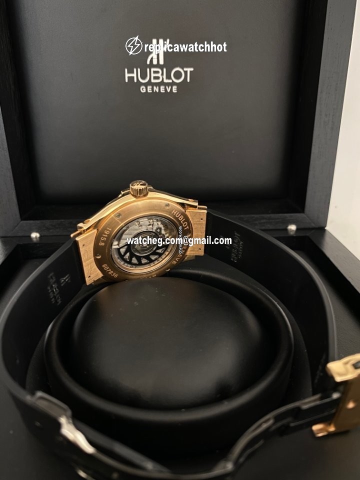 Hublot Classic Fusion 45, 42, 38, 33 mm Mens watch Unisex Automatic Rose gold 1915.8 4