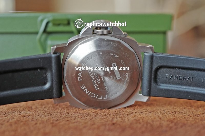 Panerai Luminor Submersible Automatic Titanium PAM 25 4