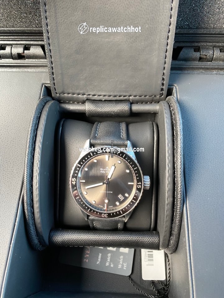 Blancpain Fifty Fathoms Bathyscaphe Mens watch Unisex Automatic 5000 1110 B52A 4