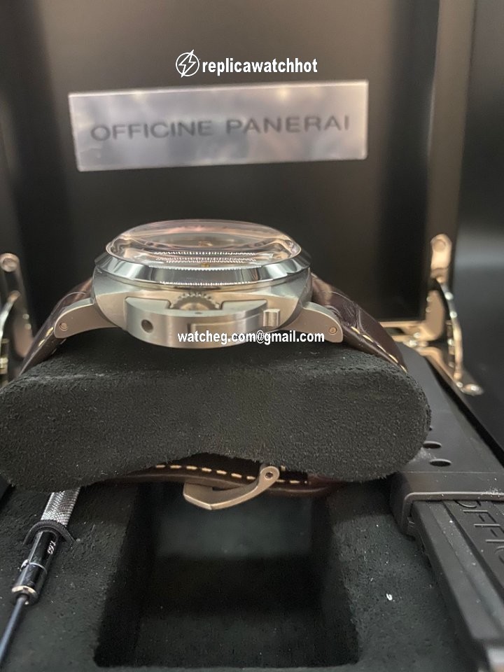 Panerai Luminor 1950 8 Days GMT Mens watch Unisex Manual winding Titanium PAM 00656 4