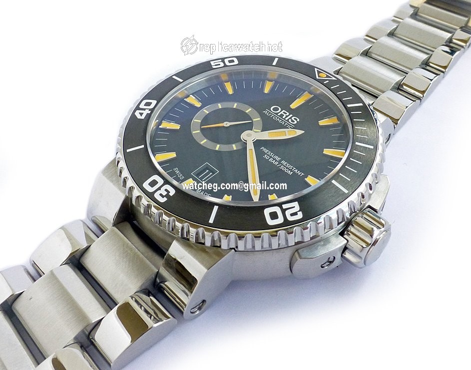 Oris Aquis Small Second Mens watch Unisex Automatic Steel 01 743 7733 4159-07 8 24 05PEB 4