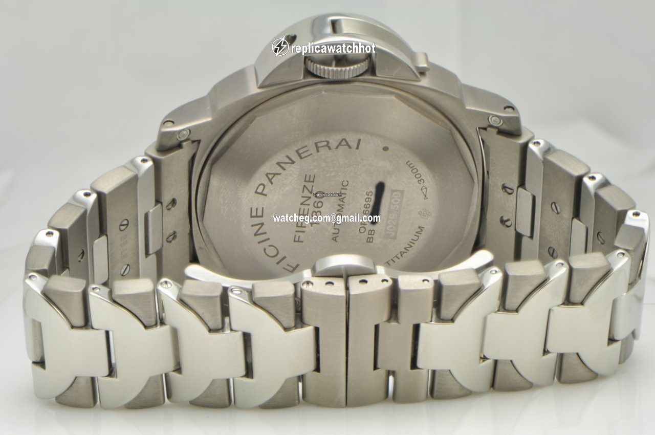 Panerai Luminor GMT Automatic Mens watch Unisex Automatic Titanium PAM 161 4