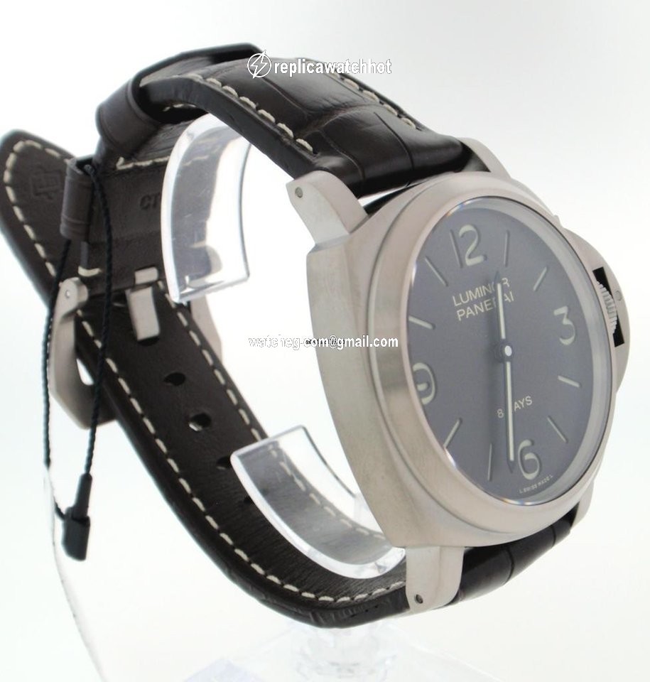 Panerai Luminor Base 8 Days Mens watch Unisex Manual winding Titanium PAM0562 4