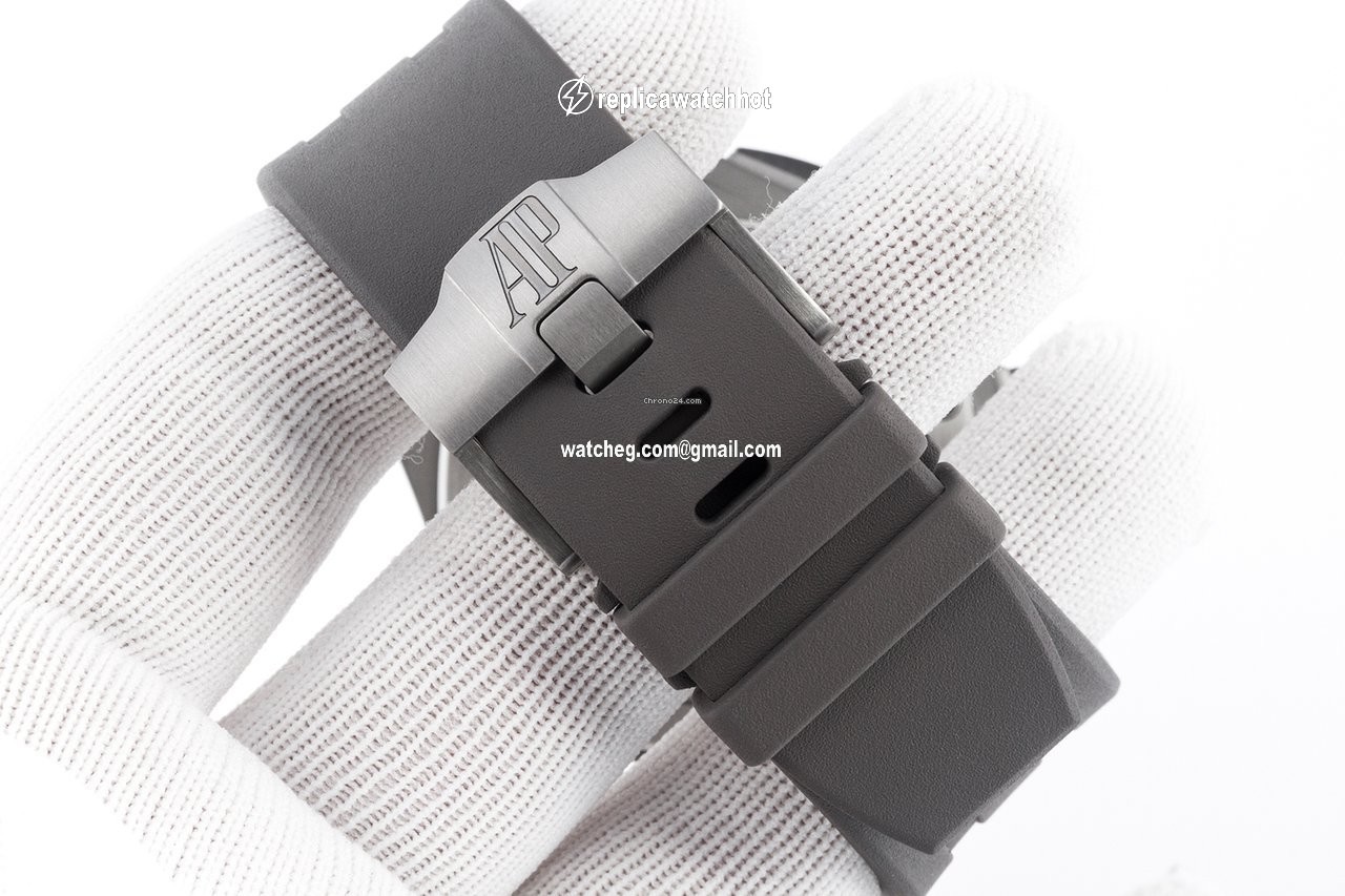 Audemars Piguet Royal Oak Offshore Chronograph Mens watch Unisex Automatic Titanium 26400IO.OO.A004CA.01 4