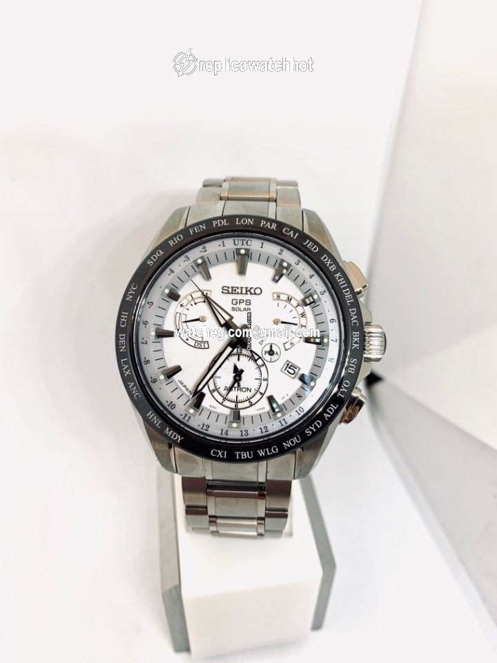 Seiko Astron GPS Solar Chronograph Mens watch Unisex Automatic Titanium SSE047J1 4