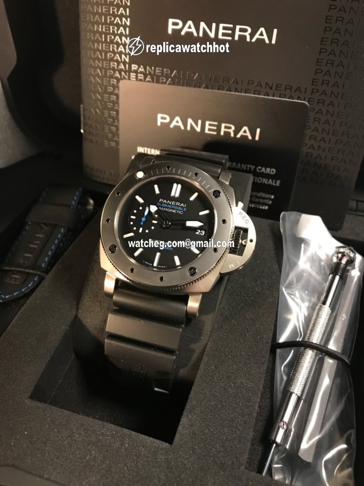 Panerai Luminor Submersible 1950 3 Days Automatic Mens watch Unisex Automatic Titanium PAM 01389 4