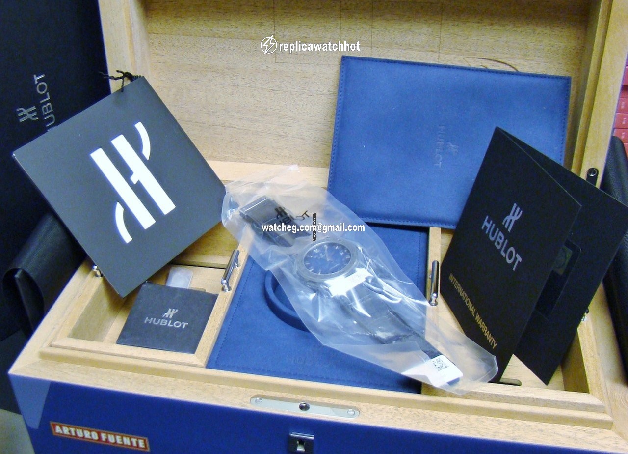 Hublot Classic Fusion 45, 42, 38, 33 mm Mens watch Unisex Automatic Tantalum 511.NX.6670.LR.OPX17 4