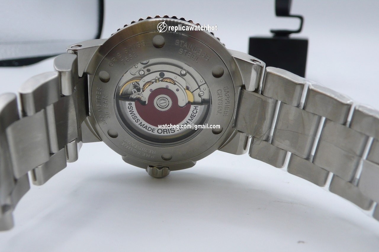 Oris Aquis Date Mens watch Unisex Automatic Steel 01 733 7653 4128-07 8 26 01PEB 4